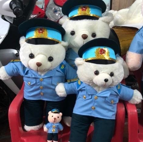 Gấu Bông Police - Biểu Tượng Dễ Thương Của Sự Bảo Vệ Và An Ninh 7 Gấu Bông Police